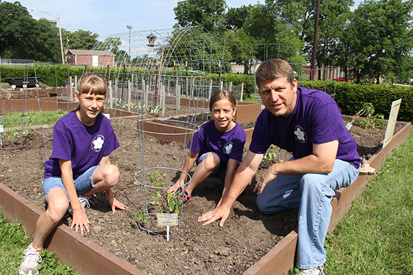 Volunteering as a Family Volunteering as a Family